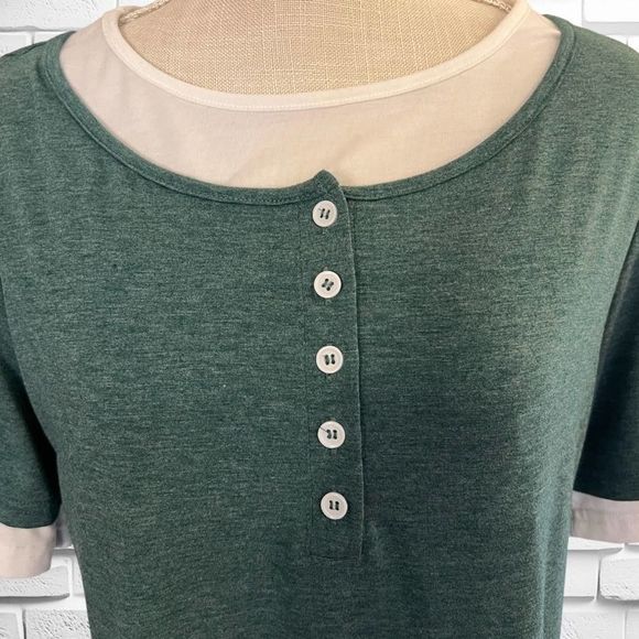 Green & White 1 Piece Layered Look Short Sleeve Tee, Size Large - Picture 2 of 5